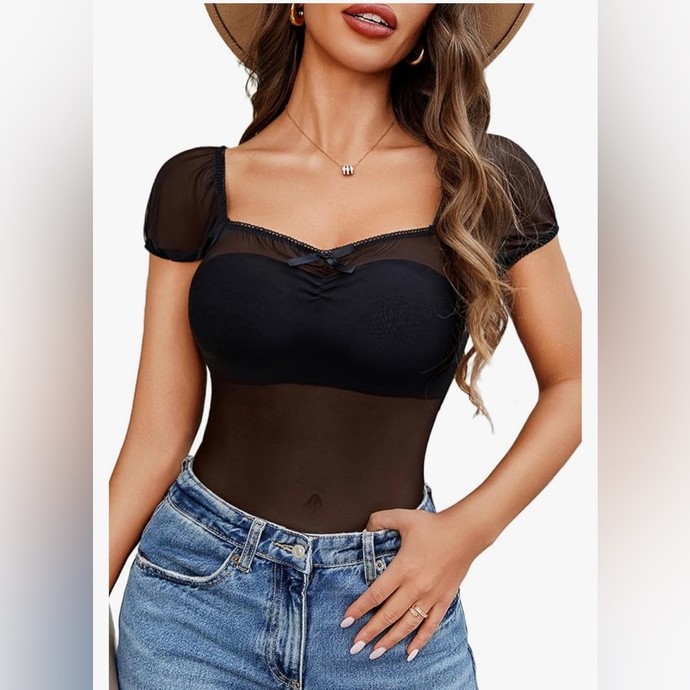 Chic Black Sheer Short Sleeve Top. Size Large